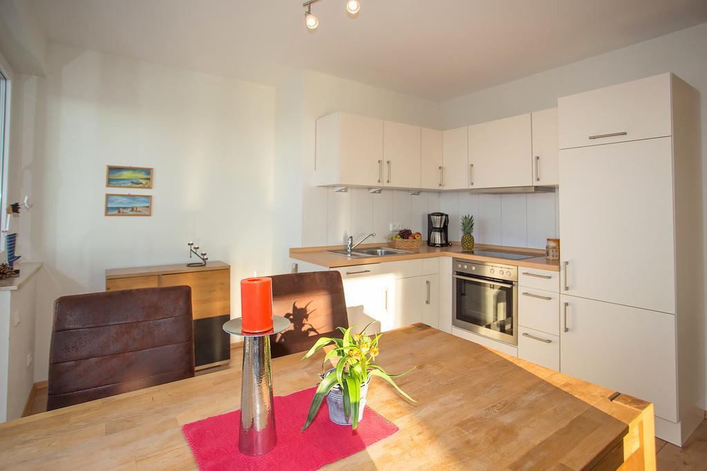 Ferienwohnung Wiek Im Hafenkieker วีคเอาฟ์รือเกน ห้อง รูปภาพ