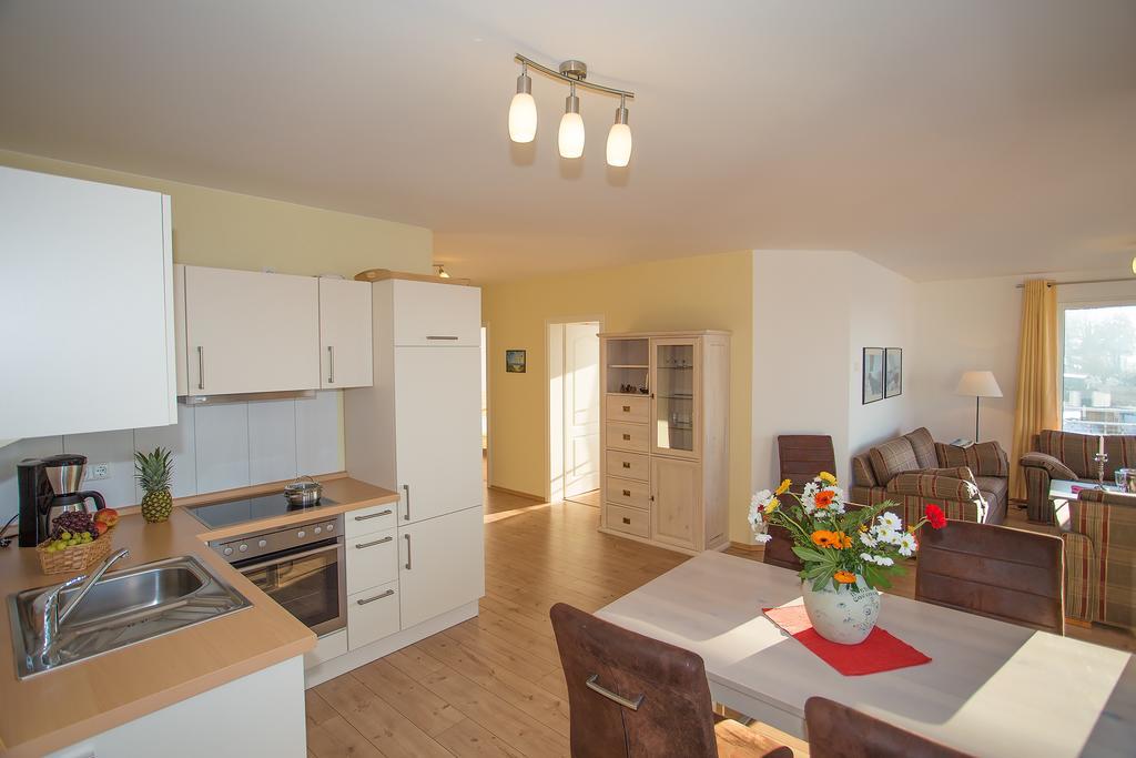 Ferienwohnung Wiek Im Hafenkieker วีคเอาฟ์รือเกน ห้อง รูปภาพ