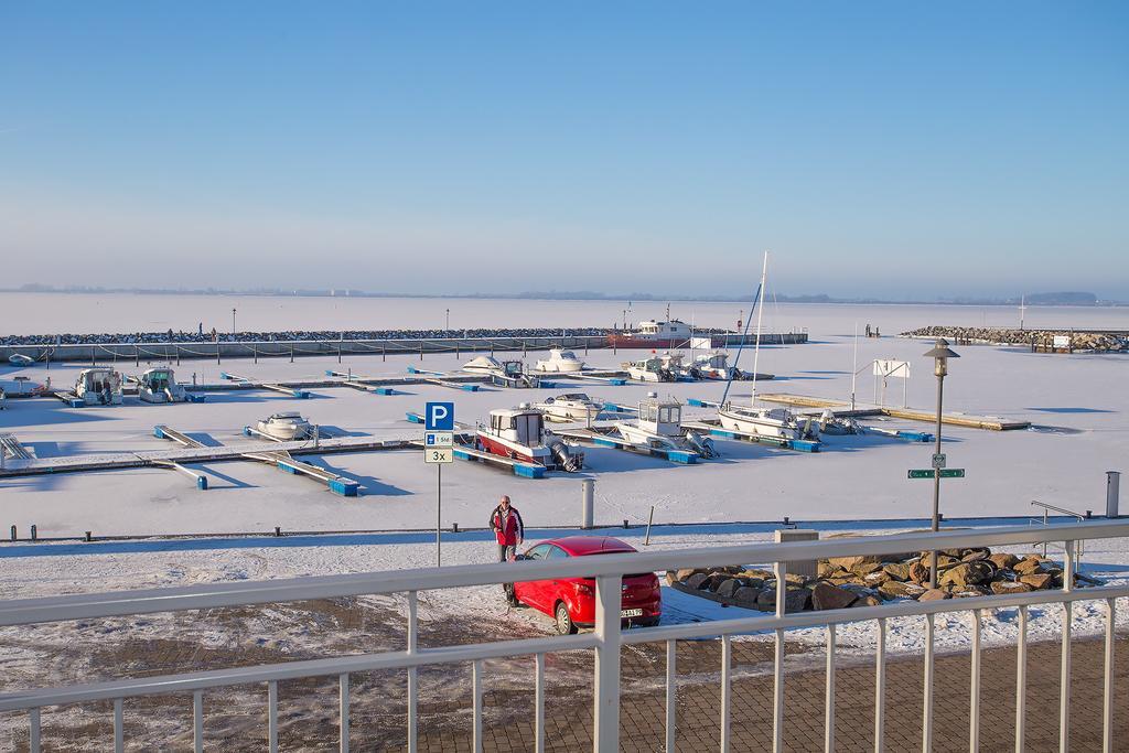 Ferienwohnung Wiek Im Hafenkieker วีคเอาฟ์รือเกน ห้อง รูปภาพ