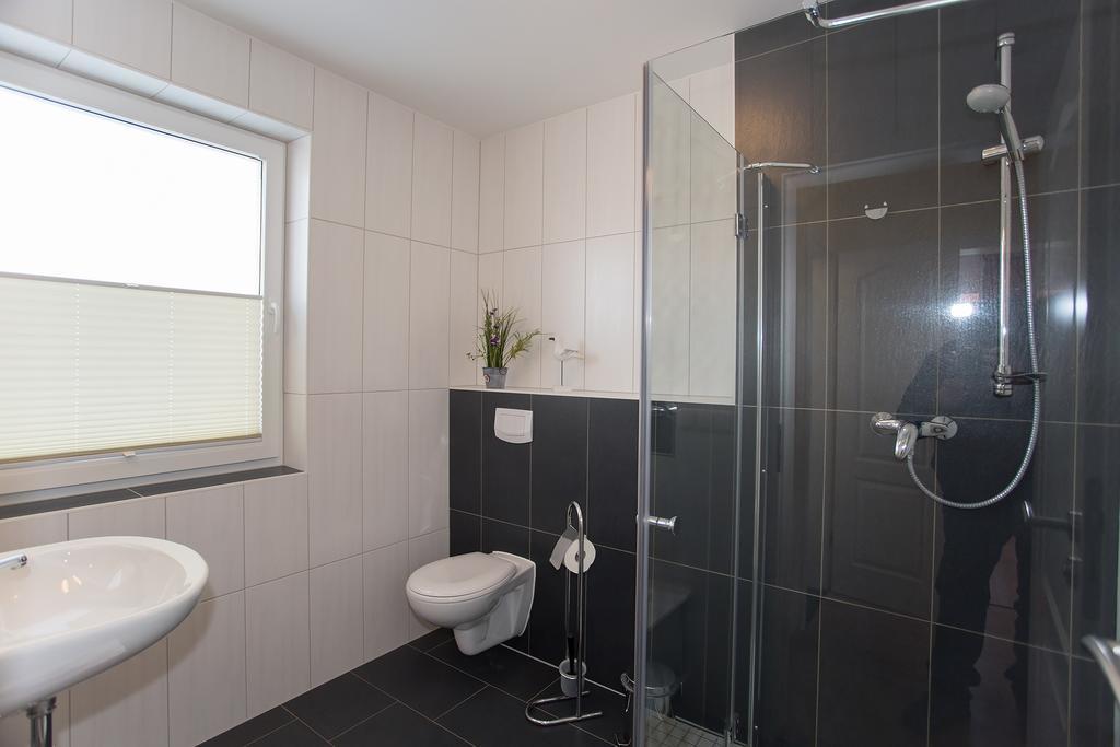 Ferienwohnung Wiek Im Hafenkieker วีคเอาฟ์รือเกน ห้อง รูปภาพ