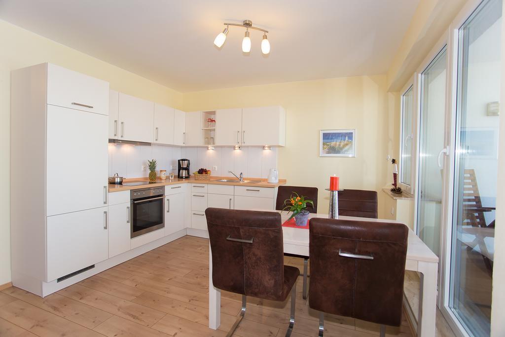 Ferienwohnung Wiek Im Hafenkieker วีคเอาฟ์รือเกน ห้อง รูปภาพ